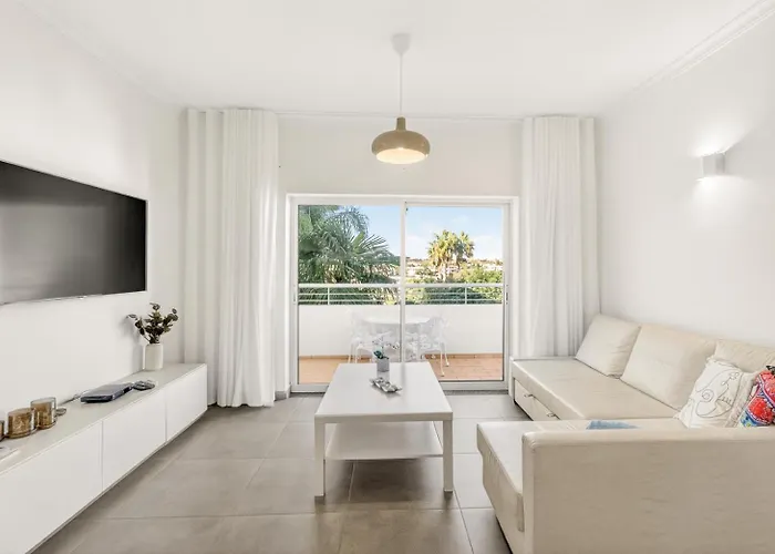 Porto De Mos לאגוּ‏ש